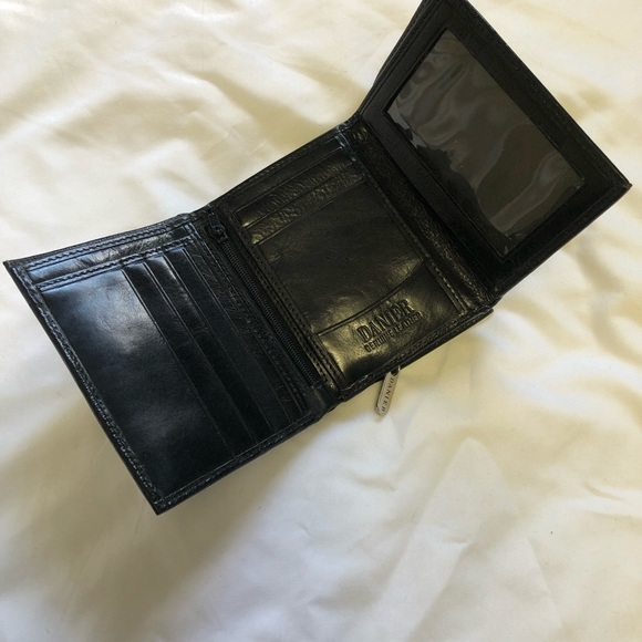 Danier Leather Black Wallet - New - Picture 2 of 3